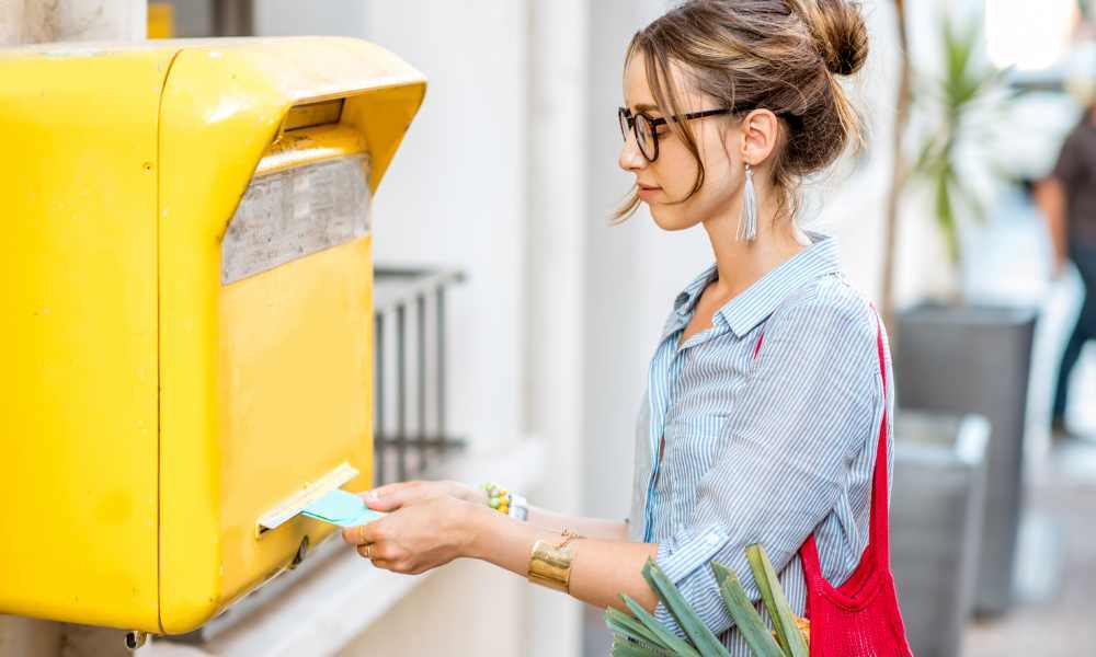 dove scrivere mittente e destinatario su una busta